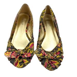 Damita K🥿”Burt” Floral Wedges Size 7